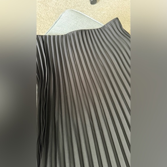 J. Crew Elegant Black Pleated A-Line Skirt - Picture 3 of 5